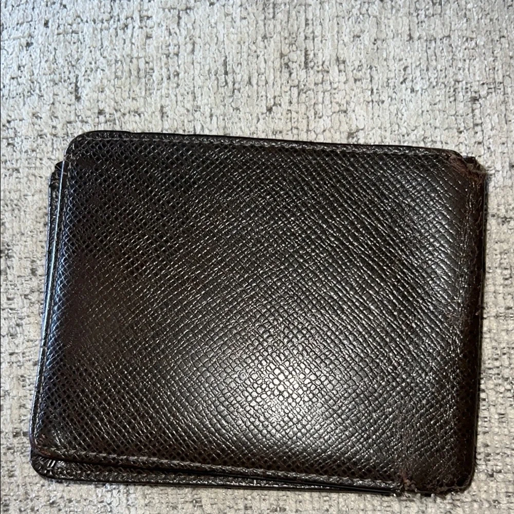 🪅FLASH SALE🪅Louis Vuitton Epi Leather Wallet